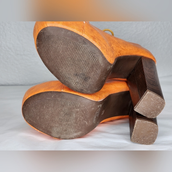 VINTAGE BRAND Orange Lave-Up Platform Heeled Ankle Booties. Size: 6.5 - Picture 7 of 10